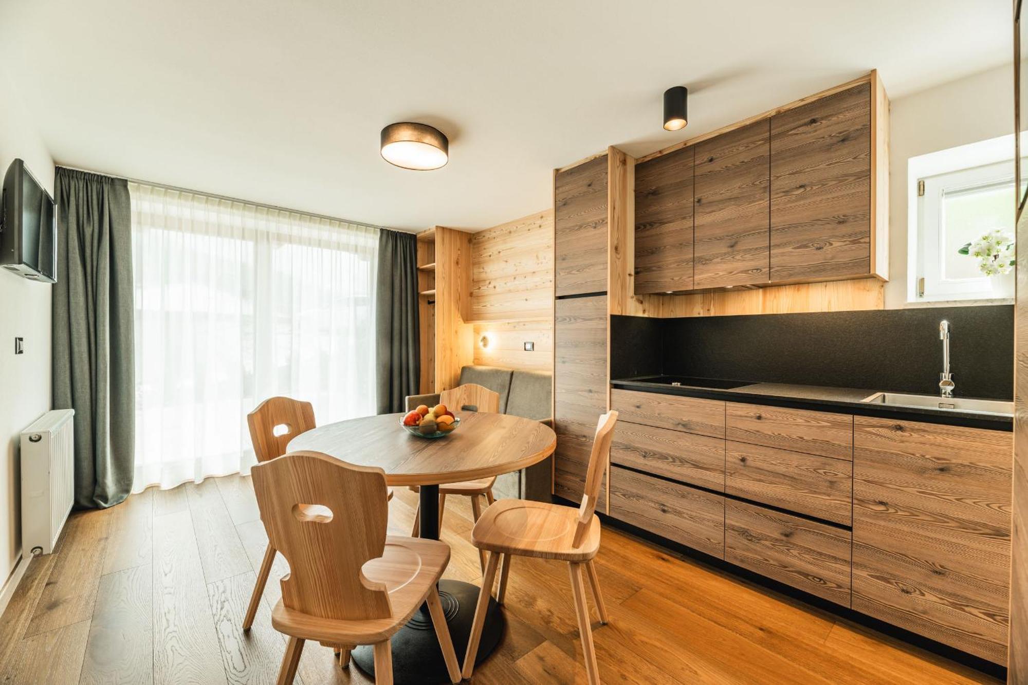 Hotel Daniel Apartments Сельва-ди-Валь-Гардена Экстерьер фото